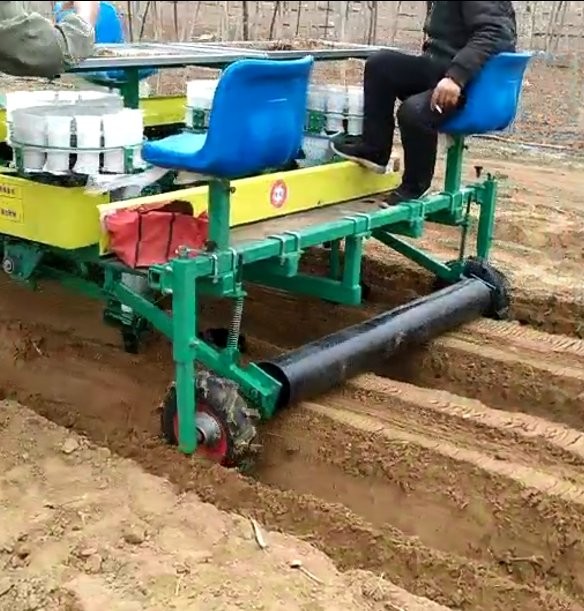 娃娃菜移栽機(jī) 一機(jī)多用 牽引式栽苗機(jī) 拖拉機(jī)牽引