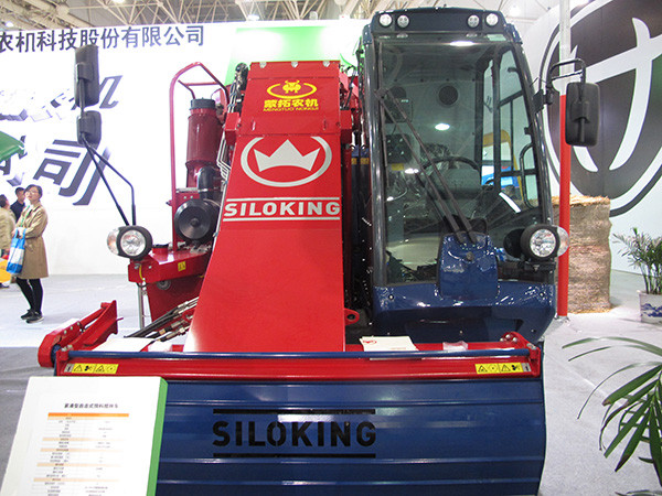 呼倫貝爾蒙拓緊湊型自走式飼料攪拌車